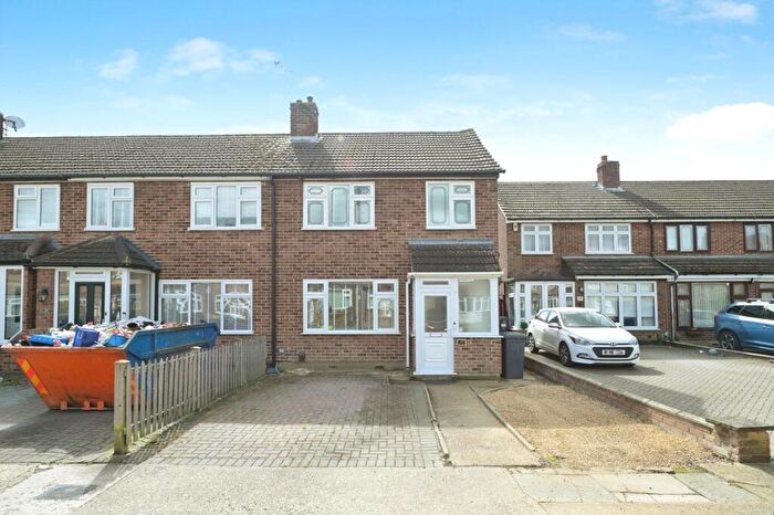 3 Bedroom End Of Terrace House For Sale In Frinton Road, Romford, Essex, RM5