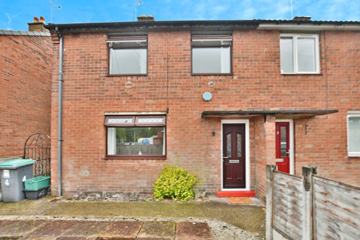 3 Bedroom Terraced House To Rent In Barnfield, Wrexham, LL13