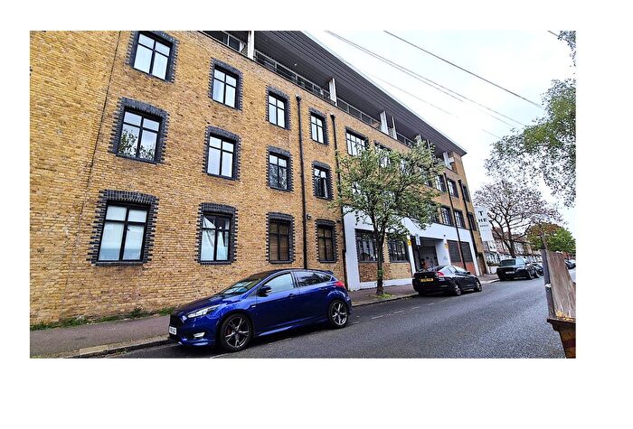 1 Bedroom Flat To Rent In Jedburgh Road, Plaistow, E13