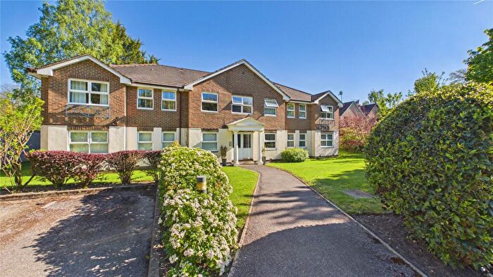 1 Bedroom Flat For Sale In The Maultway North, Camberley, Surrey, GU15