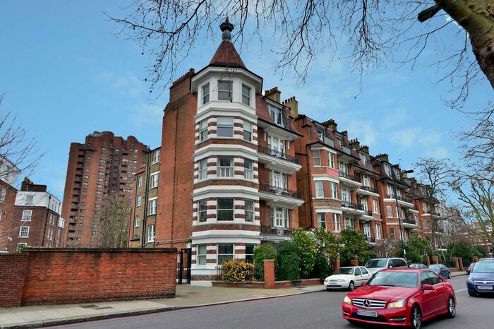 3 Bedroom Flat To Rent In Ashburnham Road, London, SW10