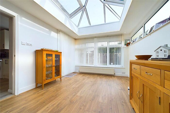 2 Bedroom Bungalow For Sale In Truro Close, Maidenhead, Berkshire, SL6