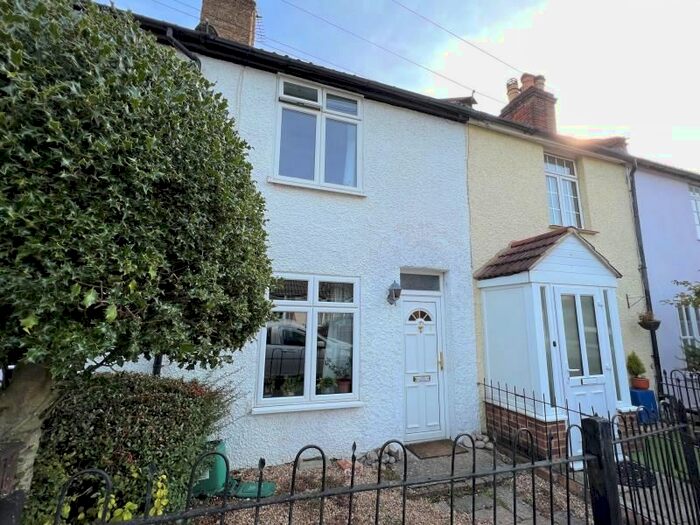 2 Bedroom Property To Rent In Armstrong Road, Englefield Green, Egham, TW20