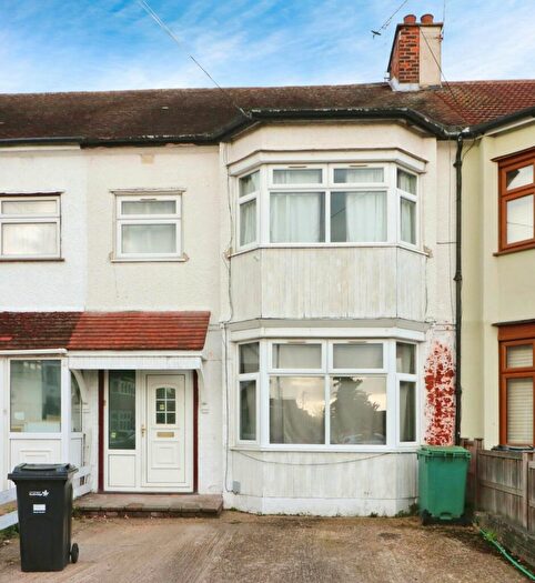 3 Bedroom Terraced House To Rent In Roll Gardens, Ilford, IG2