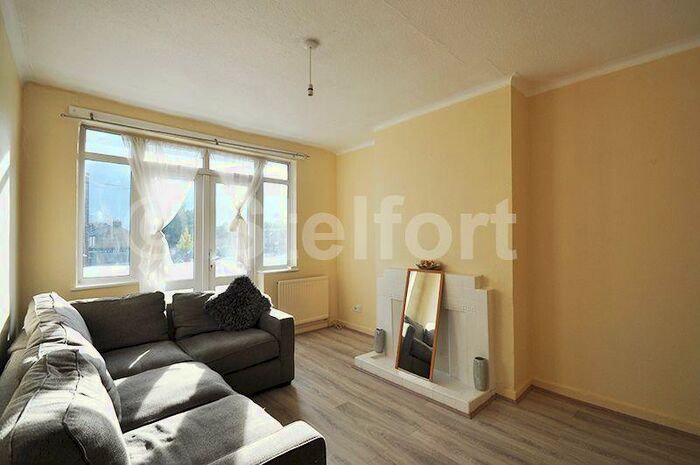 2 Bedroom Flat To Rent In Bridgeford Lodge, Frank Street, London, E13
