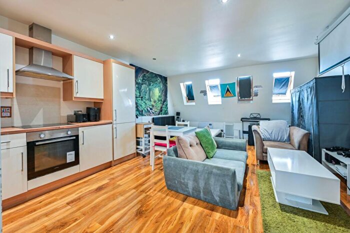 Studio To Rent In Walworth Road, Elephant And Castle, London, SE17