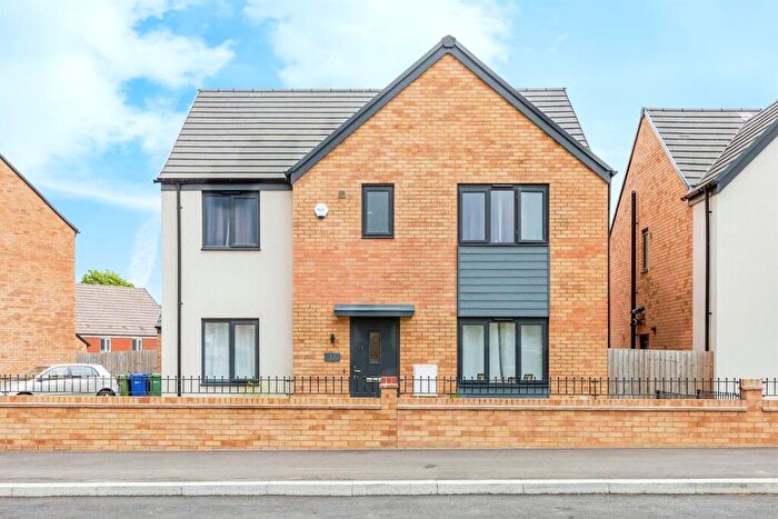 5 Bedroom Detached House For Sale In Hanwood Park Avenue, Kettering, NN15