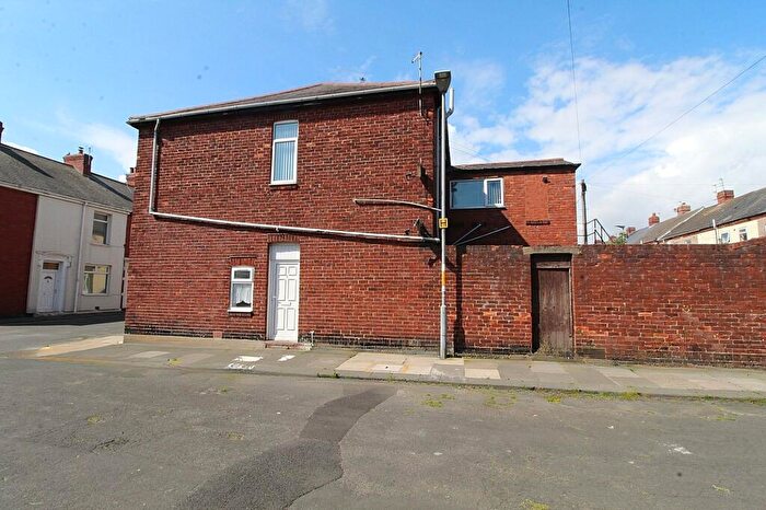 2 Bedroom Flat For Sale In Kimberley Street, Blyth, NE24