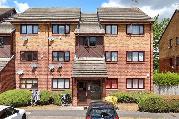 2 Bedroom Flat For Sale In Armstrong Close, Dagenham, Essex, RM8