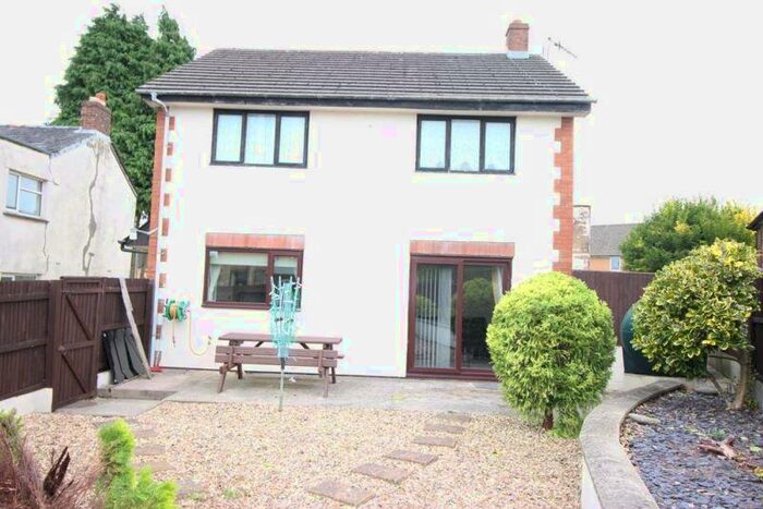 2 Bedroom Flat To Rent In The Crescent, Berry Hill, GL16