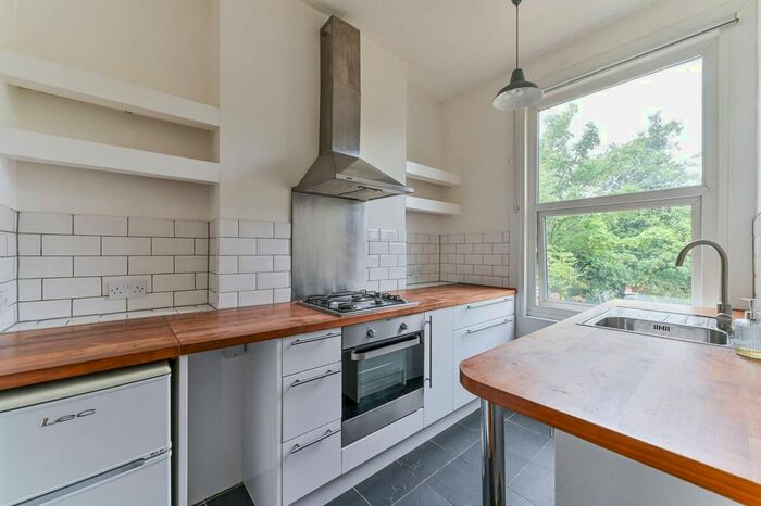 1 Bedroom Flat To Rent In Croydon Road, Penge, London, SE20