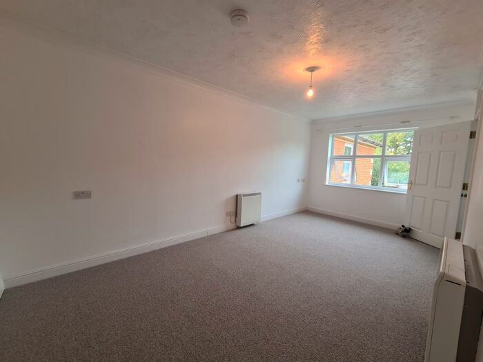 1 Bedroom Flat To Rent In Michaelstowe Drive, Harwich, CO12