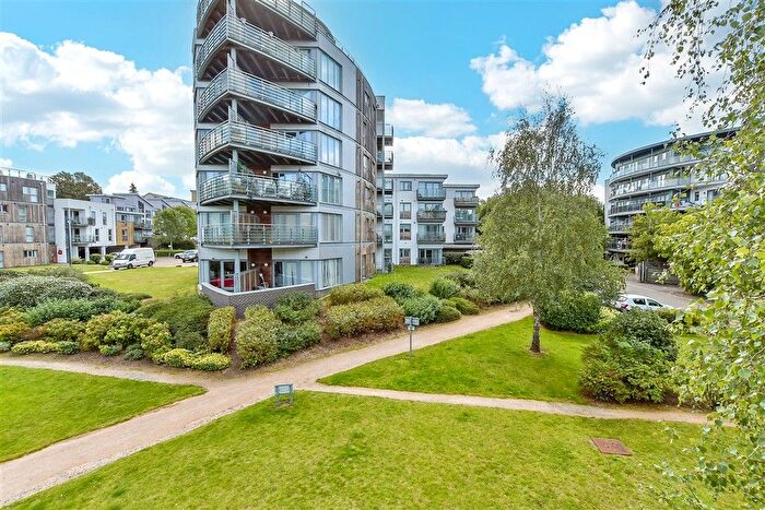 2 Bedroom Flat For Sale In Cornhill Place, Maidstone, Kent, ME15