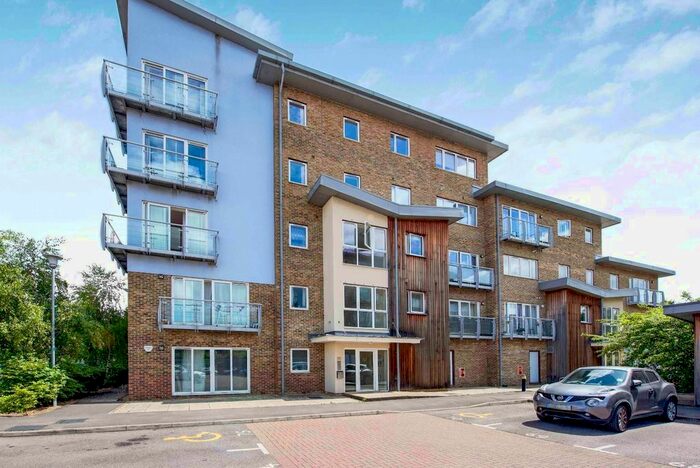 1 Bedroom Flat To Rent In Sundeala Close, Sunbury-On-Thames, TW16
