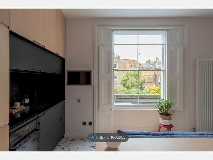Studio To Rent In Farleigh Road, London, N16