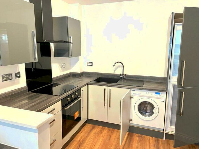 2 Bedroom Apartment To Rent In Mint Drive, Birmingham, B18