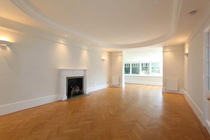 4 Bedroom Detached House To Rent In Raleigh Close, London, NW4