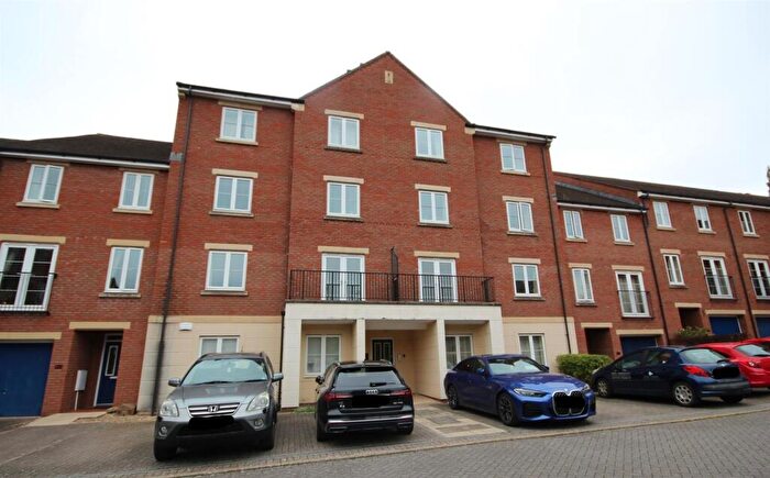 2 Bedroom Flat To Rent In Gras Lawn, Exeter, EX2