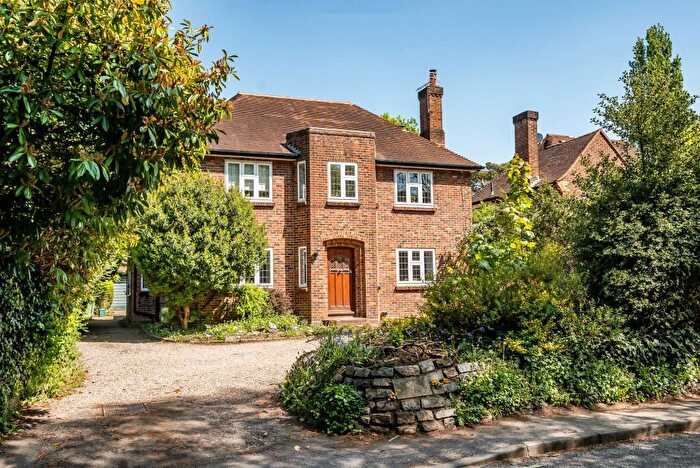 3 Bedroom Ground Maisonette For Sale In Woodfield Lane, Ashtead, KT21