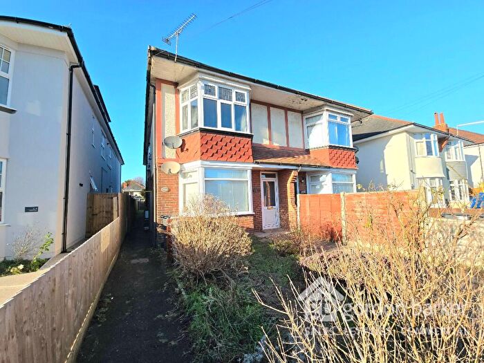 2 Bedroom Flat To Rent In Christchurch Road, Bournemouth, Dorset, BH7