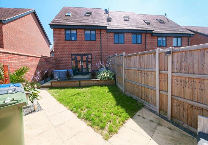3 Bedroom End Of Terrace House For Sale In Baines Way, Framlingham, Suffolk, IP13