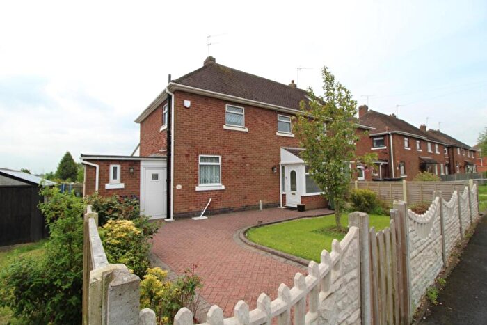3 Bedroom Semi-Detached House To Rent In Beechwood Road, Bedworth, Warwickshire, CV12