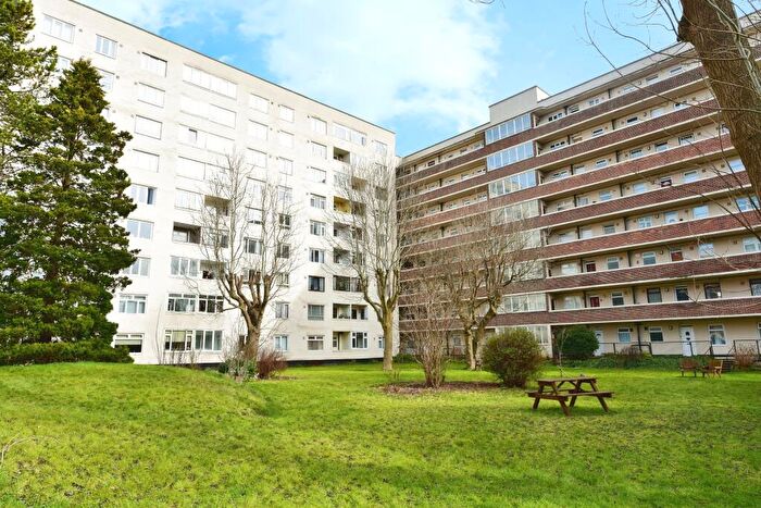 2 Bedroom Apartment For Sale In Bradfield Road, Sheffield, South Yorkshire, S6