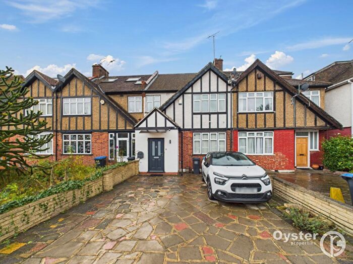 3 Bedroom Terraced House To Rent In Betstyle Road, London, N11