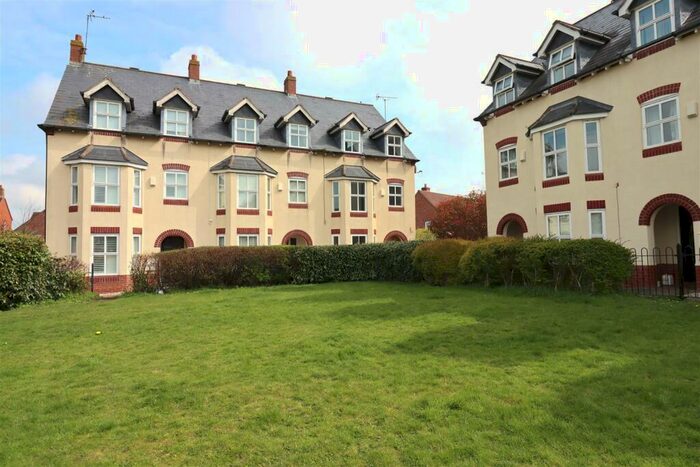 3 Bedroom Town House To Rent In Old Gorse Way, Kettering, NN14