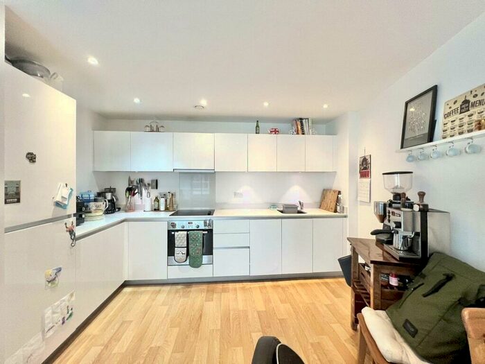 1 Bedroom House To Rent In Goodchild Road Woodberry Down, London, London, N4