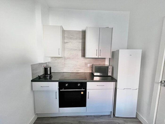 2 Bedroom Flat To Rent In Sutton Street, Newcastle Upon Tyne, NE6