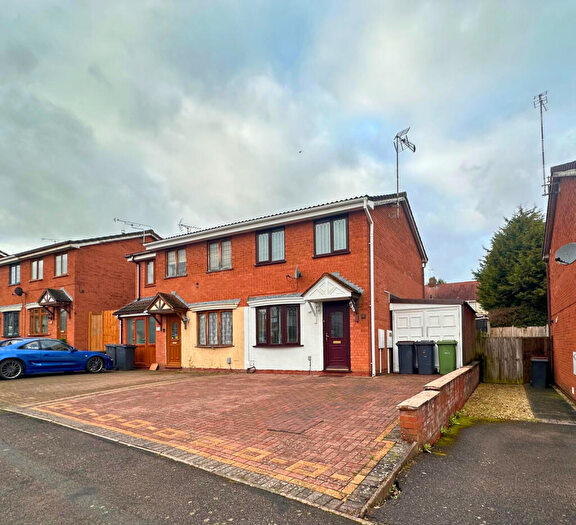 2 Bedroom Semi Detached House To Rent In Sussex Close, Nuneaton, Warwickshire, CV10