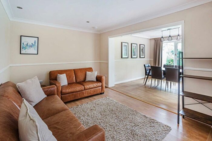 6 Bedroom Detached House To Rent In Martin Road, Guildford, GU2