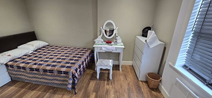 Studio To Rent In Kingsland Road, London, E2