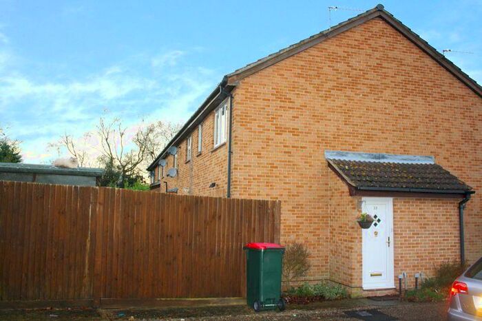 1 Bedroom End Of Terrace House To Rent In St Sampson Road, Crawley, RH11