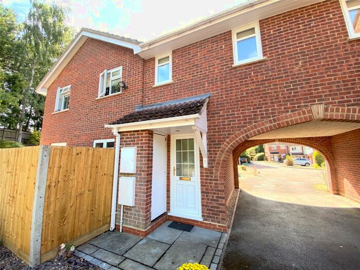 Studio To Rent In Dodsells Well, Finchampstead, Wokingham, Berkshire, RG40