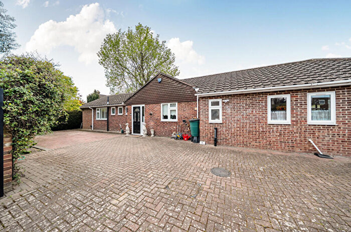3 Bedroom Detached Bungalow For Sale In Highview Road, Sidcup, DA14