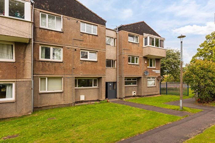 3 Bedroom Flat For Sale In / Saughton Mains Terrace, Edinburgh, EH11