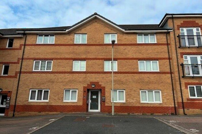 2 Bedroom Flat To Rent In Richmond Meech Drive, Ashford, TN24