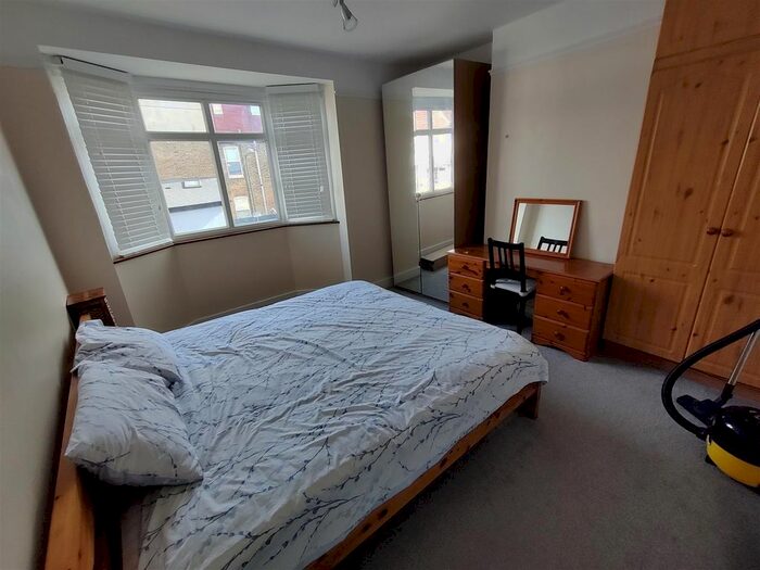 4 Bedroom Terraced House To Rent In Carter Road, Colliers Wood, London, SW19