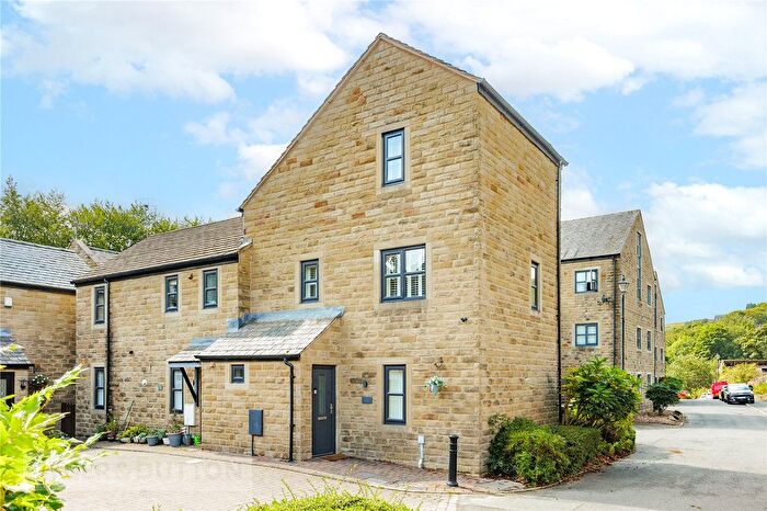 3 Bedroom Semi-detached House For Sale In Station Approach, Delph, Saddleworth, OL3