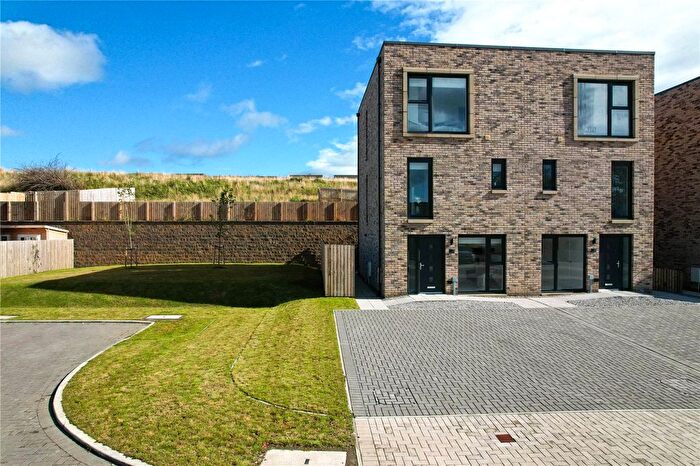 3 Bedroom Semi Detached House For Sale In Townhouse -The Fieldings, Jackton, Newlands Road, East Kilbride, Glasgow, G75