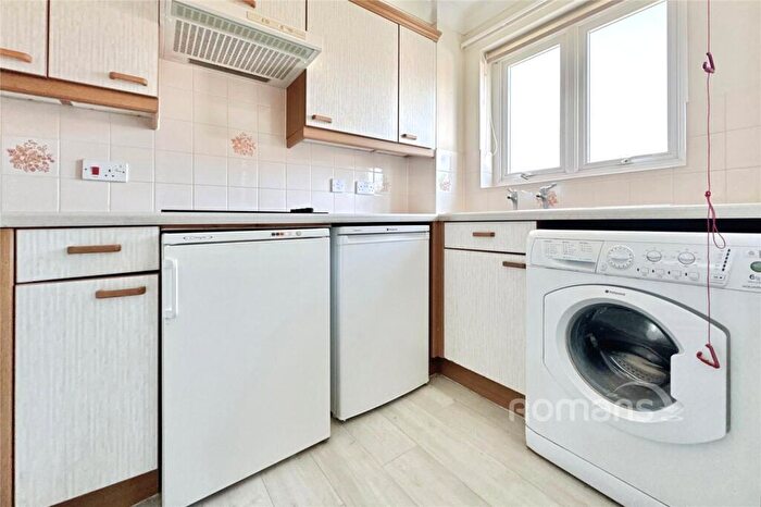 1 Bedroom Flat To Rent In Yorktown Road, College Town, Sandhurst, GU47