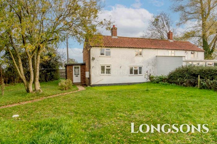 3 Bedroom Semi-Detached House To Rent In Crown Lane, Little Fransham, NR19