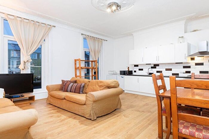 4 Bedroom Flat To Rent In Shepherds Bush Road, London, W6