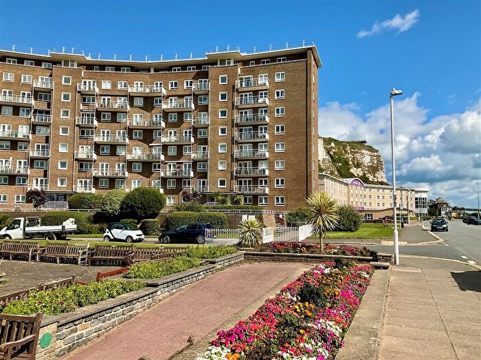 3 Bedroom Flat To Rent In The Gateway, Dover, CT16