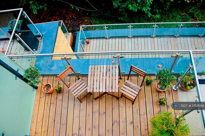 2 Bedroom Flat To Rent In Southwark Park Road, London, SE16