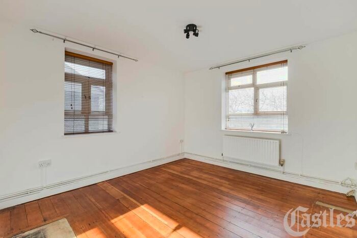 2 Bedroom Flat To Rent In Rivermead House, Hackney, E9