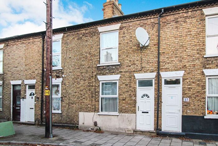 3 Bedroom Terraced House To Rent In Battison Street, Bedford, MK40