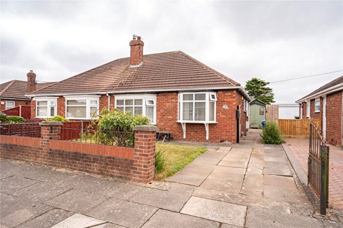 2 Bedroom Bungalow For Sale In The Ridgeway, Grimsby, DN34